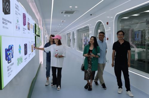 楓葉聯盟參訪綠葉科技集團鹽城衛生巾生產基地 信息技術咨詢服務賦能智能制造新標桿